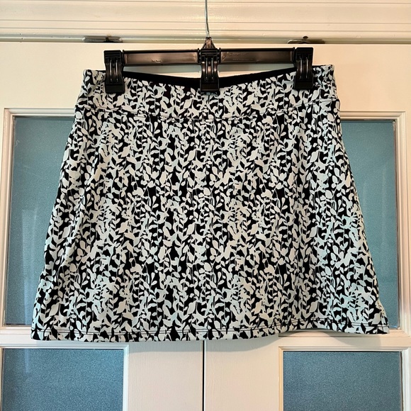 TRANQUILITY BY CC PATTERNED SKORT 🖤💙 - Picture 2 of 5